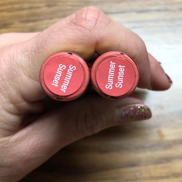 LipSense - Picture 1 of 3